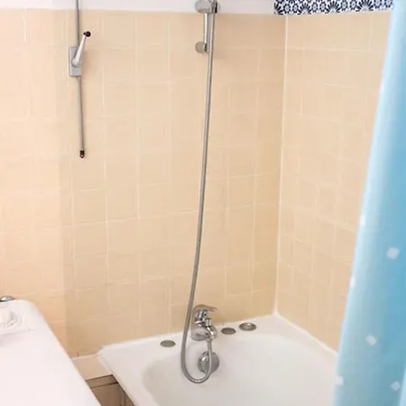 Bright Studio 15 Minutes From The Eiffel Tower * Parijs